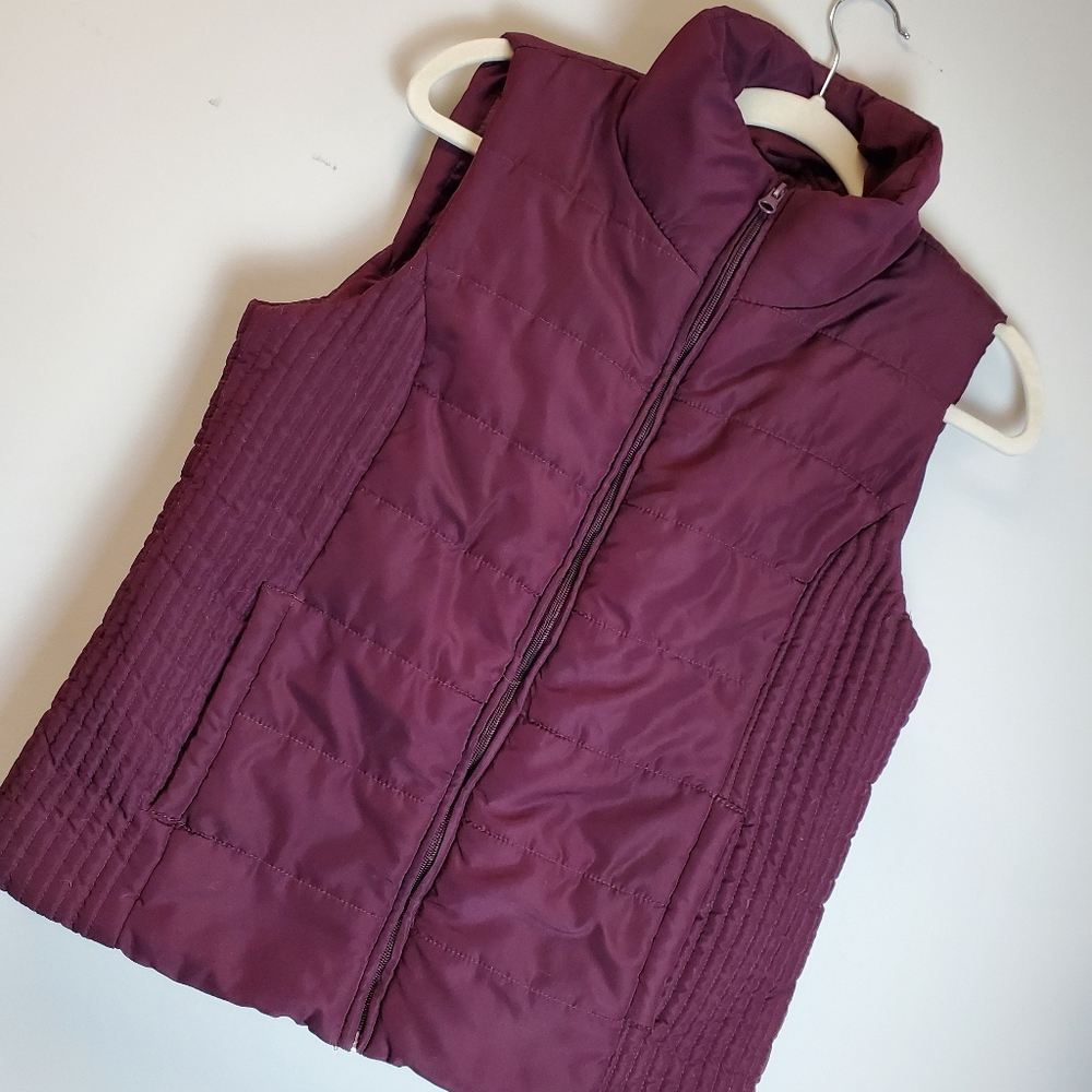 New York & Company Women's Burgundy Puffer Vest Size M Full Zip NY&Co.